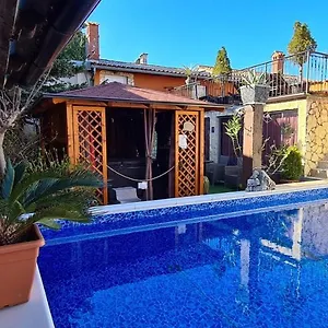 Bed & Breakfast Adriana, Premantura
