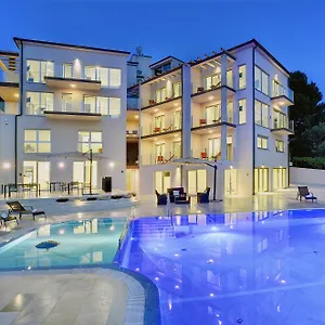 Hotel - & Restaurant, Premantura